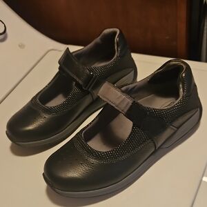 DREW "Trust" Women's Ortropedic Diabetic Black Mary Jane Flats